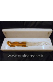 Tagliacarta in argento con manico in occhio di tigre e sede in marmo cristallino